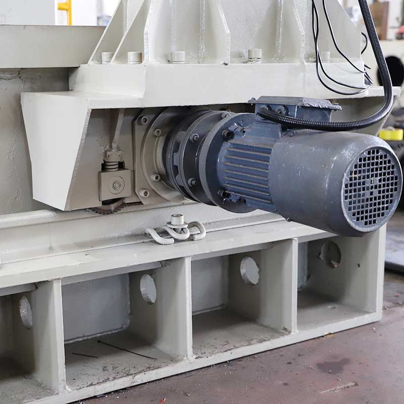 100噸龍門液壓機(jī)細(xì)節(jié) 100噸龍門液壓機(jī)細(xì)節(jié)