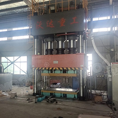 1500噸SMC汽車導流罩成型四柱液壓機