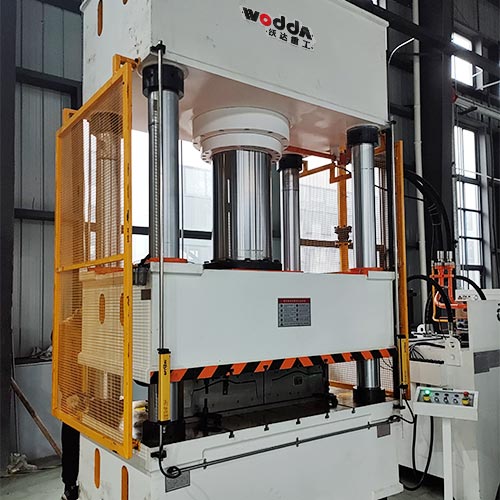 500噸模壓汽車風(fēng)管保護(hù)套成型機(jī)