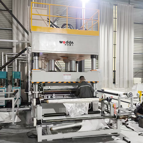 630噸PE防彈無(wú)緯布模壓液壓機(jī)