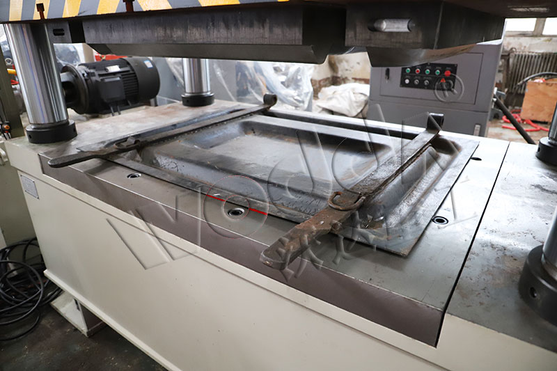 400噸液壓機多少錢 400噸液壓機多少錢