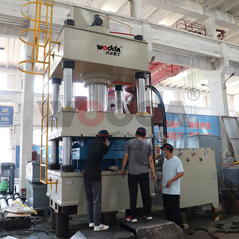 500噸不銹鋼水箱板液壓機 500噸不銹鋼水箱板液壓機