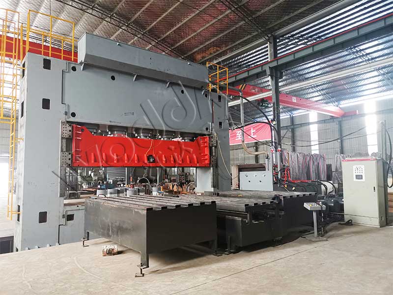 2000噸龍門液壓機客戶現場 2000噸龍門液壓機客戶現場