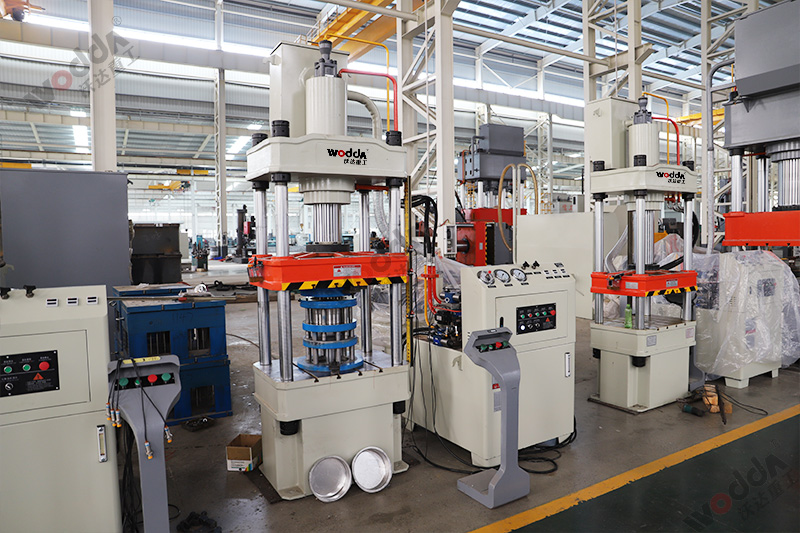 四柱液壓機(jī)頂出缸工作過(guò)程 四柱液壓機(jī)頂出缸工作過(guò)程