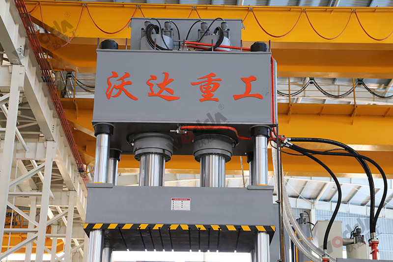 1000噸四柱液壓機(jī)細(xì)節(jié) 1000噸四柱液壓機(jī)細(xì)節(jié)