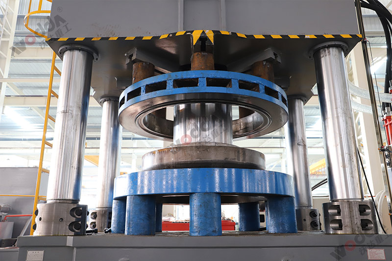 四柱液壓機2500噸封頭拉伸液壓機廠家 四柱液壓機2500噸封頭拉伸液壓機廠家