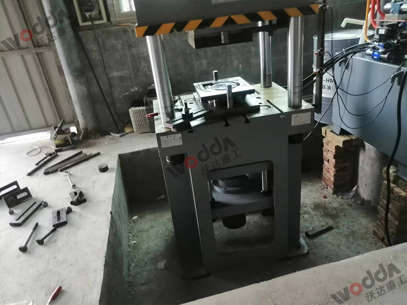 200噸不銹鋼離心風機成型液壓機 200噸不銹鋼離心風機成型液壓機