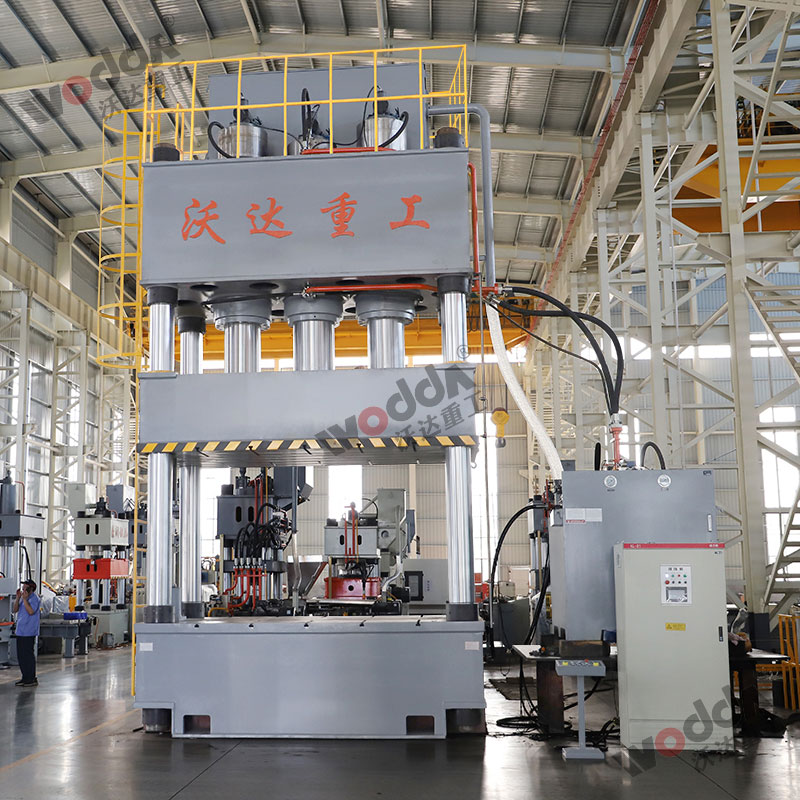 1500噸復合材料液壓機 1500噸復合材料液壓機