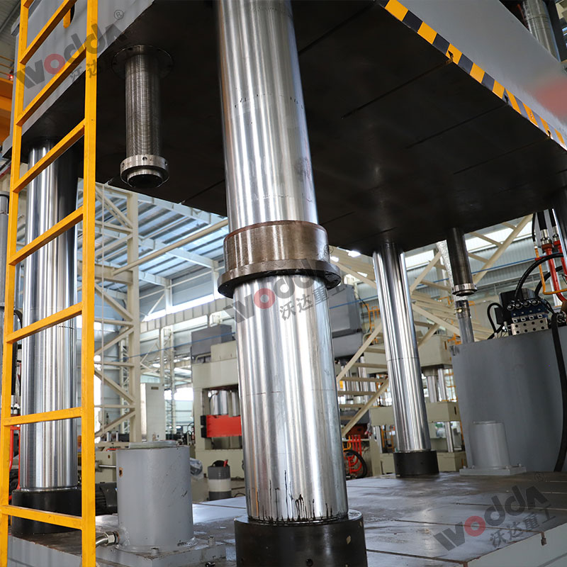 1500噸復合材料液壓機細節 1500噸復合材料液壓機細節