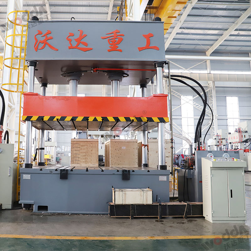 200噸汽車門飾液壓機(jī) 200噸汽車門飾液壓機(jī)