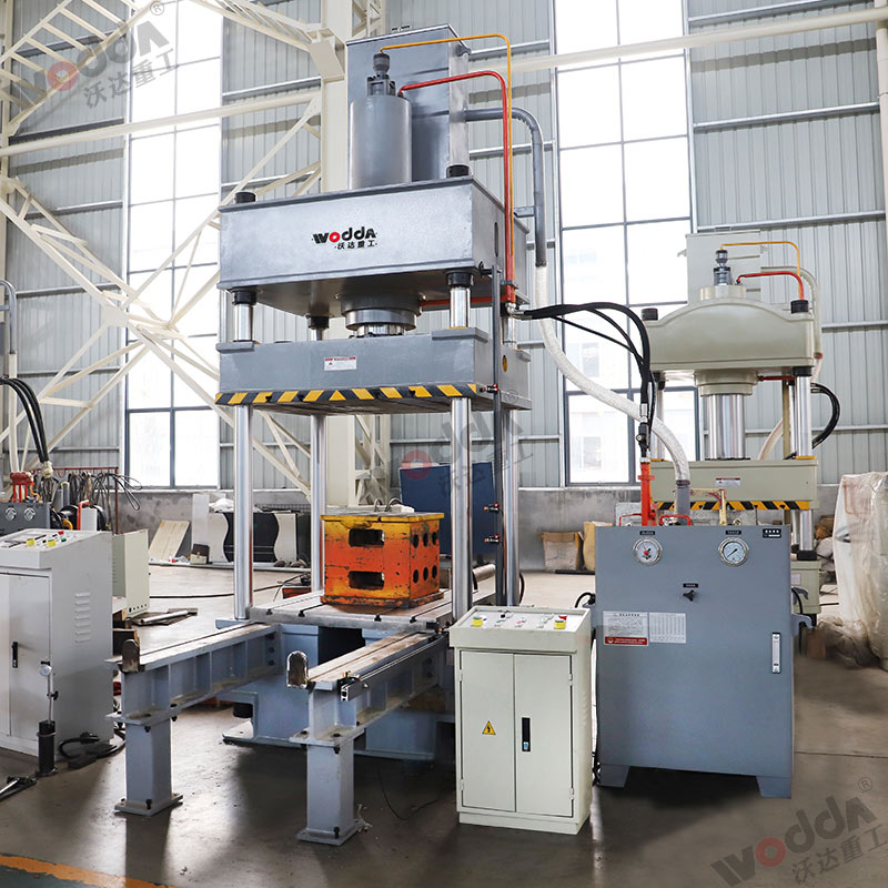 200噸四柱液壓機(jī)帶移動工作臺 200噸四柱液壓機(jī)帶移動工作臺