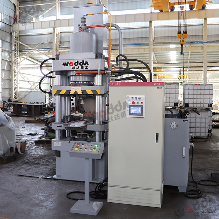 315噸粉末成型液壓機(jī) 315噸粉末成型液壓機(jī)