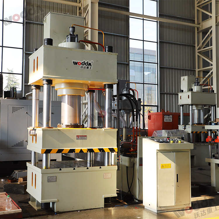 315噸液壓機(jī) 315噸液壓機(jī)