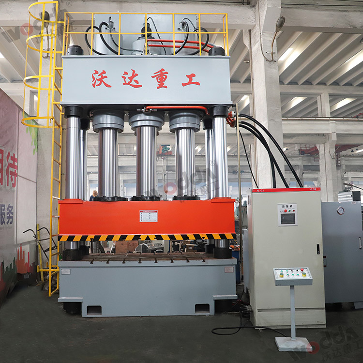 1000噸建筑模板成型液壓機.jpg 1000噸建筑模板成型液壓機.jpg