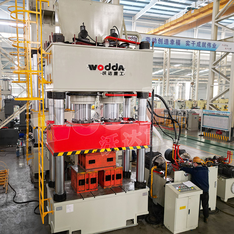 1000噸雙缸四柱液壓機(jī)(圖1) 1000噸雙缸四柱液壓機(jī)(圖1)