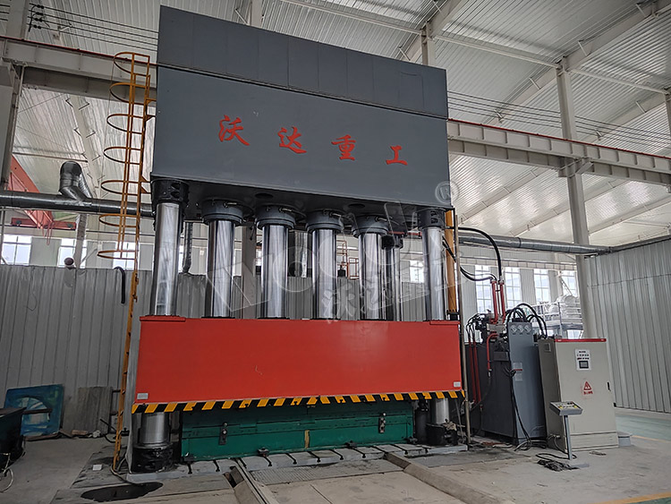 2500噸復合材料成型液壓機 2500噸復合材料成型液壓機