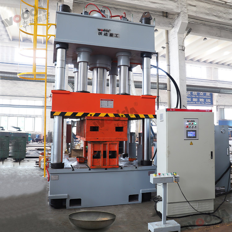 630噸封頭液壓機(jī) 630噸封頭液壓機(jī)