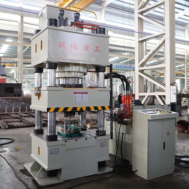 400噸錨桿托盤液壓機(jī)車間實(shí)物 400噸錨桿托盤液壓機(jī)車間實(shí)物