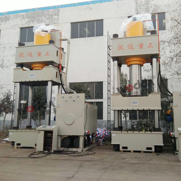 客戶訂購兩臺1000噸三梁四柱液壓機 客戶訂購兩臺1000噸三梁四柱液壓機