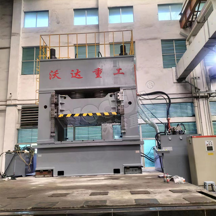 2000噸框架式油壓機客戶現場 2000噸框架式油壓機客戶現場