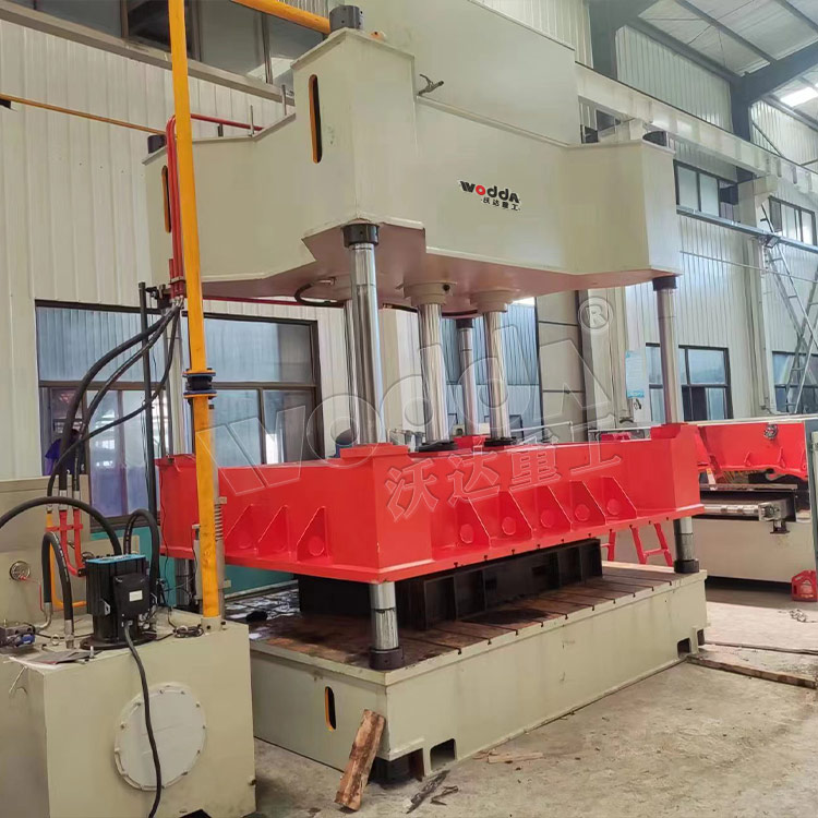 200噸汽車內(nèi)飾件成型液壓機(jī) 200噸汽車內(nèi)飾件成型液壓機(jī)