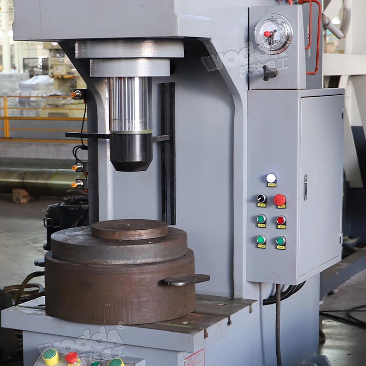 100T單柱液壓機(壓頭式) 100T單柱液壓機(壓頭式)