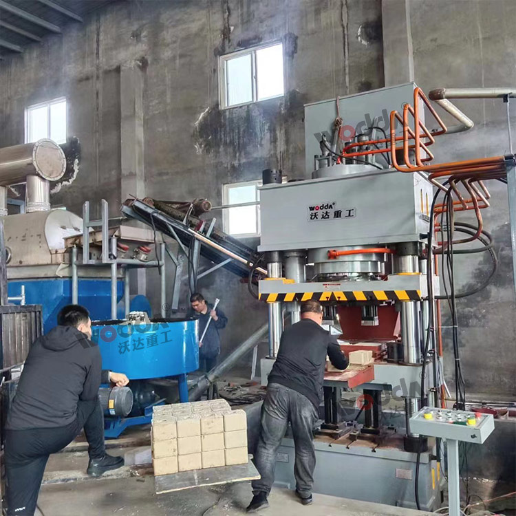 全自動(dòng)630噸牛羊舔磚液壓機(jī) 全自動(dòng)630噸牛羊舔磚液壓機(jī)