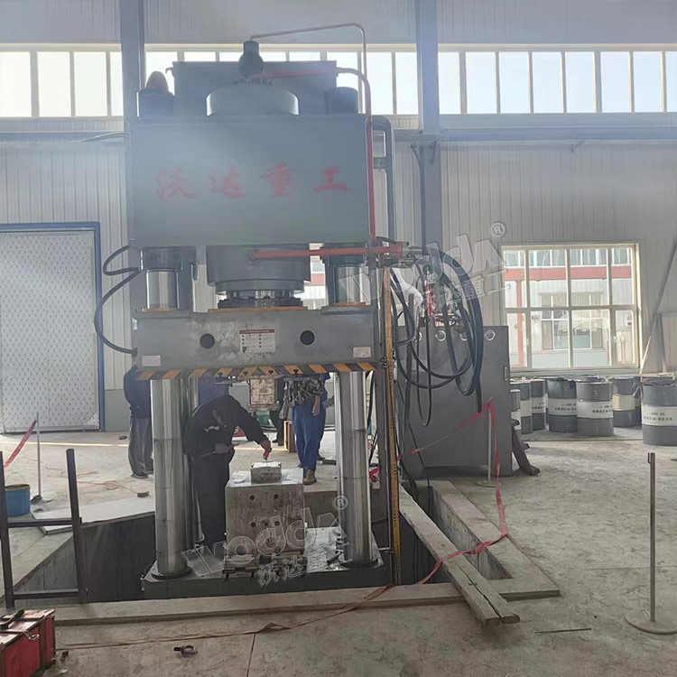 800噸匣缽液壓機(jī) 800噸匣缽液壓機(jī)