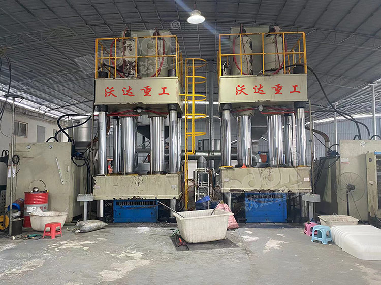 1000噸模壓建筑塑料模殼成型液壓機客戶現場 1000噸模壓建筑塑料模殼成型液壓機客戶現場