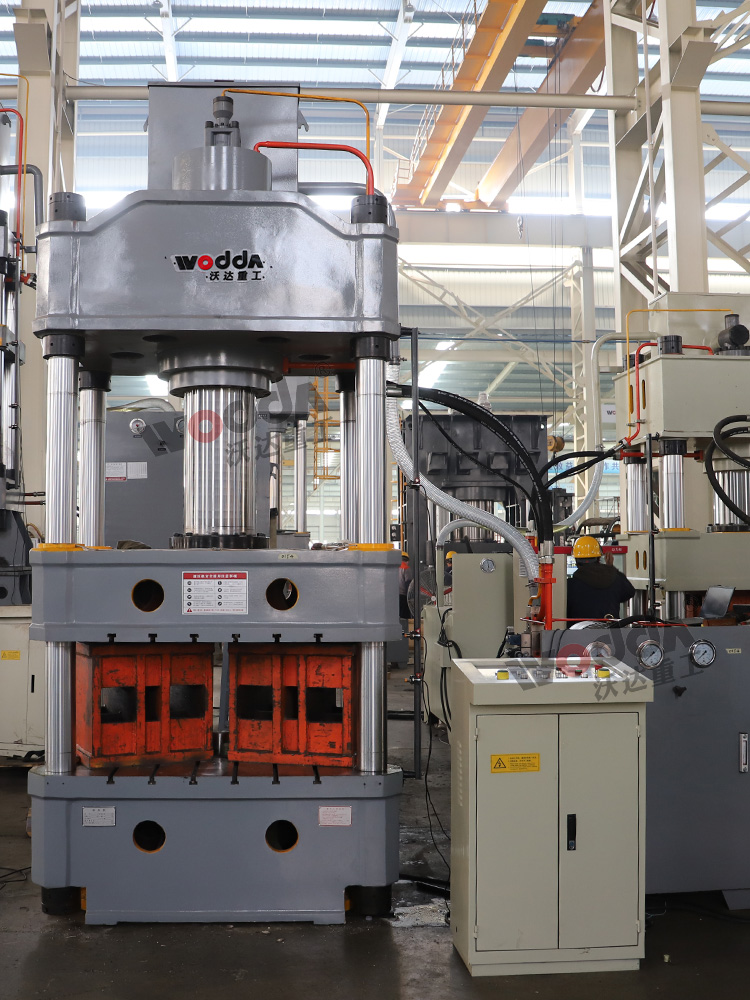 315噸國標四柱液壓機(鑄造件) 315噸國標四柱液壓機(鑄造件)