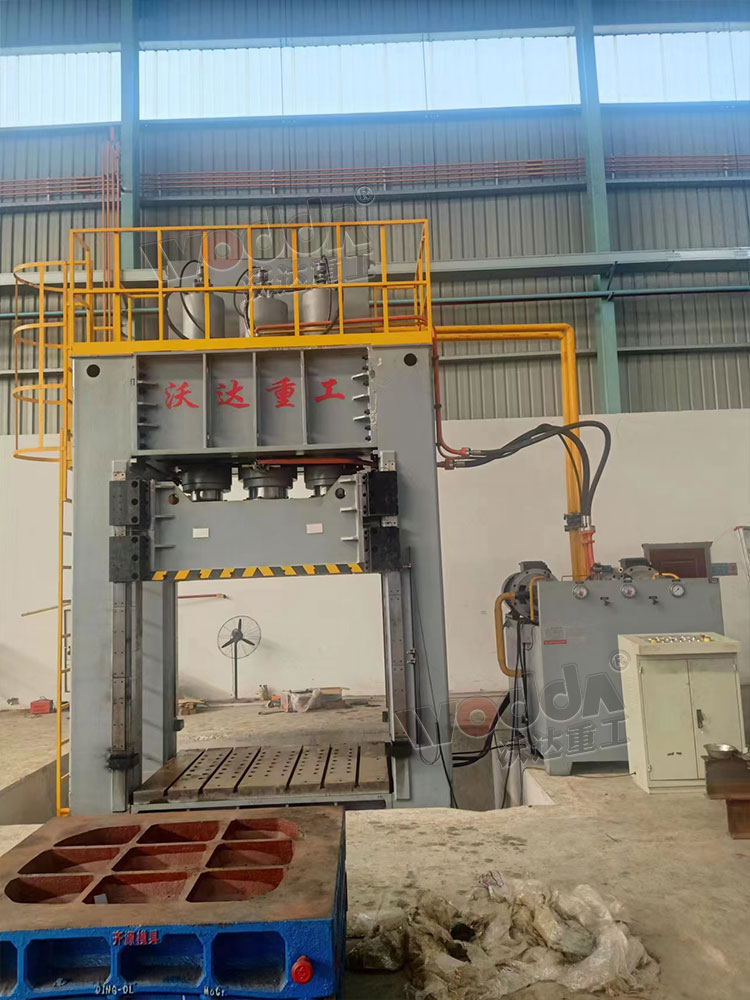 800噸框架式液壓機客戶現場 800噸框架式液壓機客戶現場