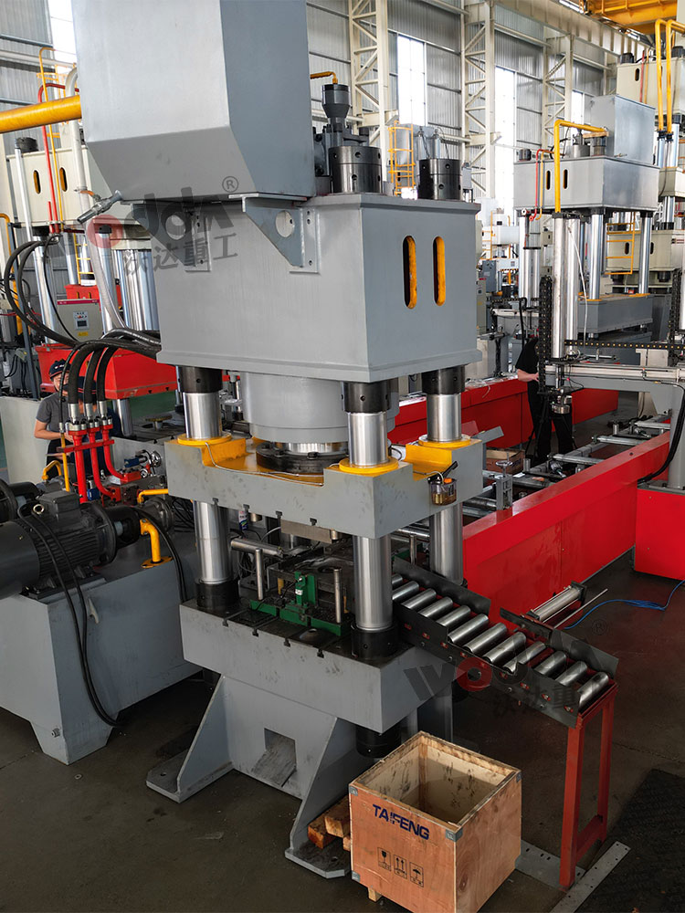 500噸四柱液壓機(jī)(錨桿托盤(pán)液壓機(jī)) 500噸四柱液壓機(jī)(錨桿托盤(pán)液壓機(jī))