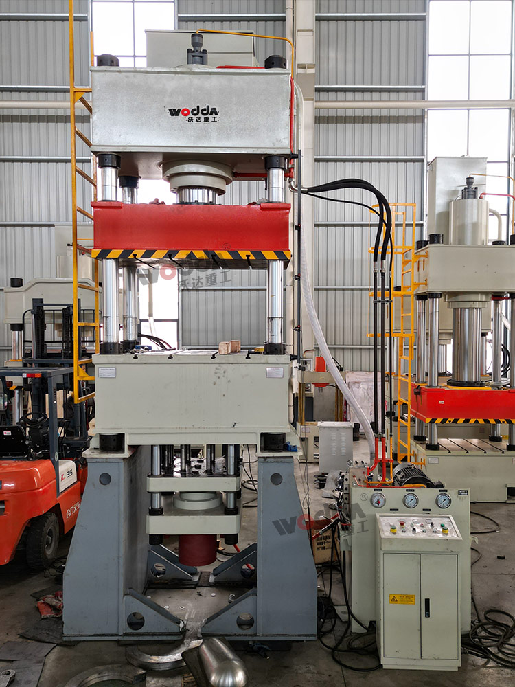 315噸不銹鋼蹲便器拉伸液壓機 315噸不銹鋼蹲便器拉伸液壓機