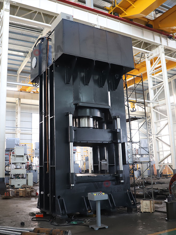 框架式木屑托盤成型液壓機車間實拍圖 框架式木屑托盤成型液壓機車間實拍圖