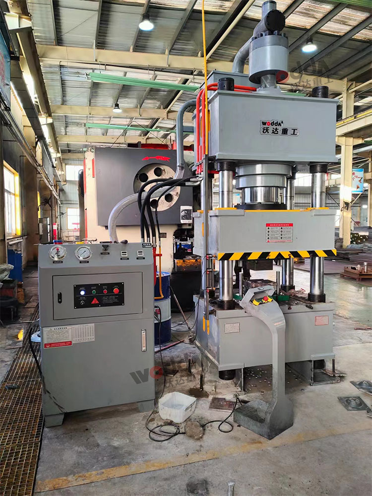 315噸四柱液壓機(jī)加工錨桿托盤 315噸四柱液壓機(jī)加工錨桿托盤