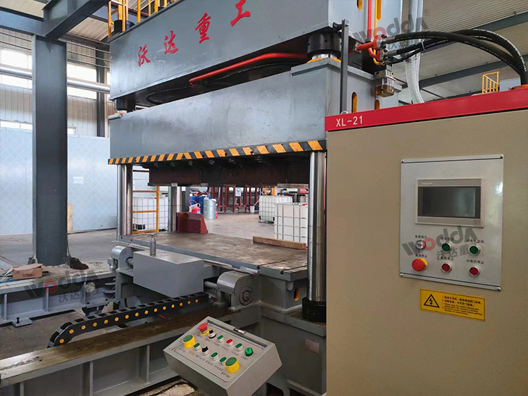 1200噸木屑壓板成型液壓機客戶現場 1200噸木屑壓板成型液壓機客戶現場