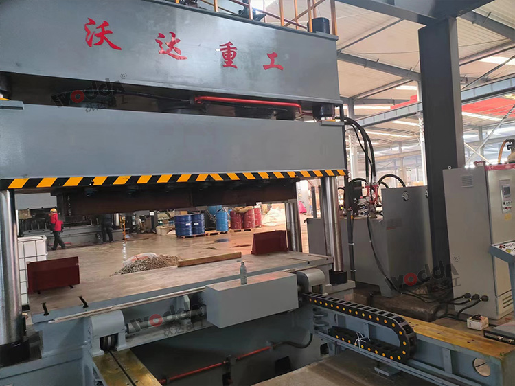 1200噸四柱液壓機現場調試 1200噸四柱液壓機現場調試