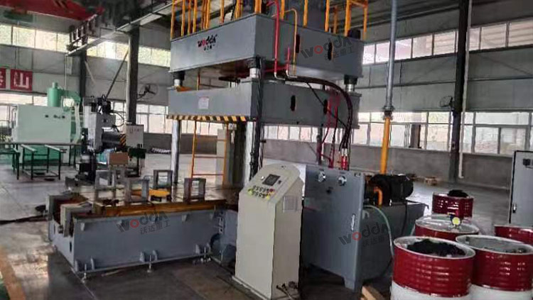 160噸輪胎模具試驗(yàn)機(jī)客戶現(xiàn)場 160噸輪胎模具試驗(yàn)機(jī)客戶現(xiàn)場