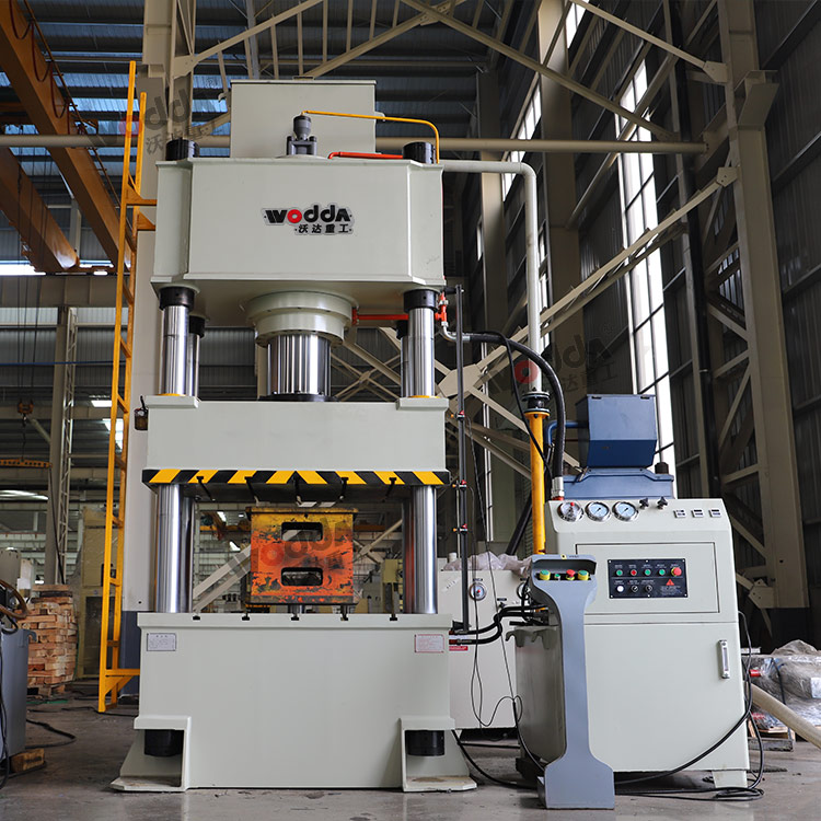 三梁四柱液壓機 三梁四柱液壓機