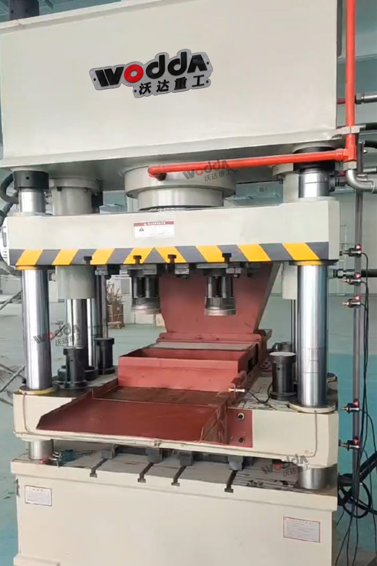 250噸粉末成型液壓機客戶車間試機 250噸粉末成型液壓機客戶車間試機