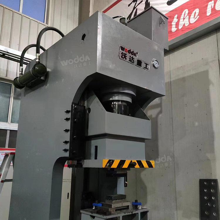 160噸液壓沖床細節 160噸液壓沖床細節