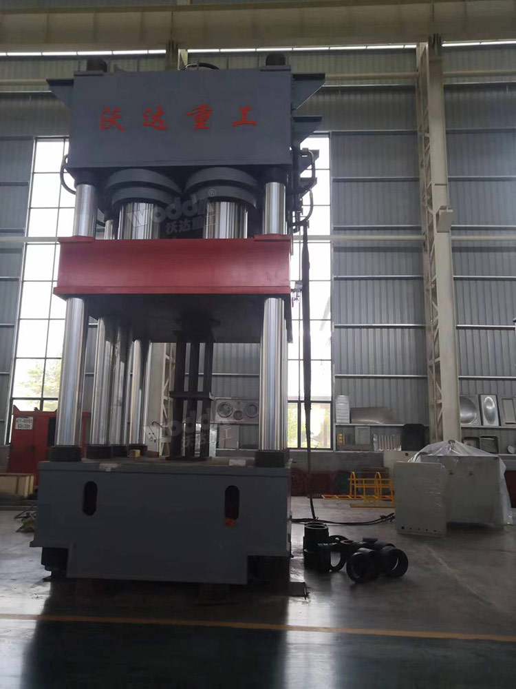 4500噸鋼木門壓花機 4500噸鋼木門壓花機