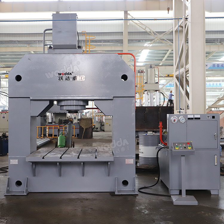 315噸龍門油壓機 315噸龍門油壓機