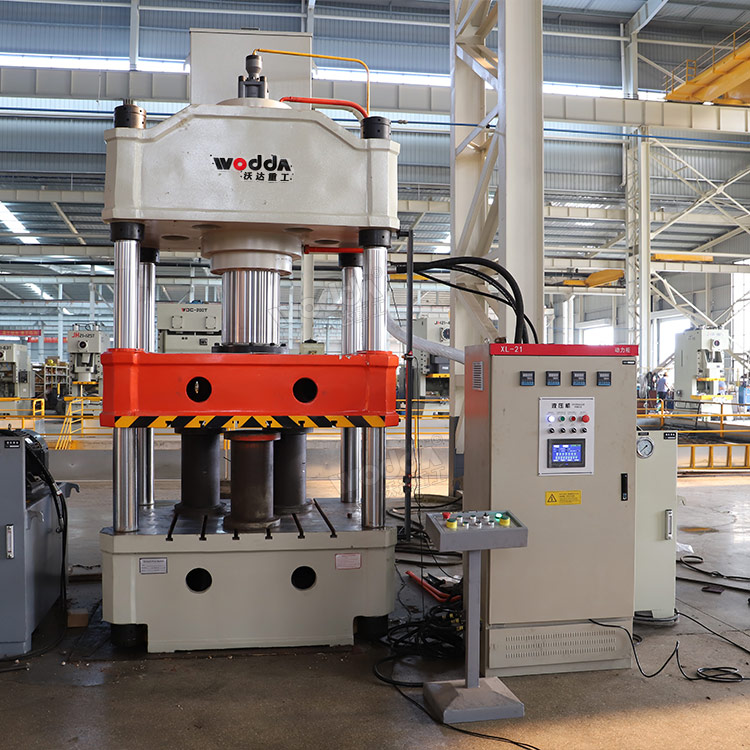 伺服315噸四柱液壓機(鑄造件) 伺服315噸四柱液壓機(鑄造件)