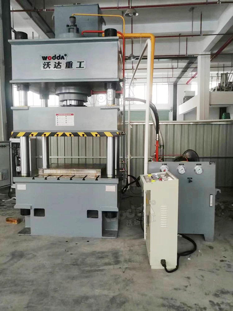 315噸三梁四柱液壓機 315噸三梁四柱液壓機