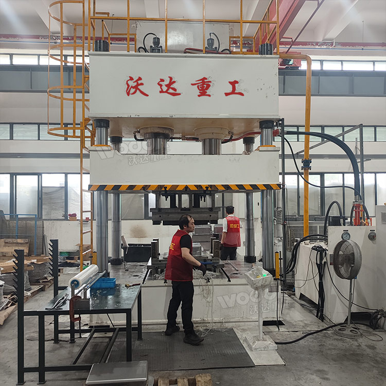 500噸不銹鋼水槽拉伸液壓機試機 500噸不銹鋼水槽拉伸液壓機試機