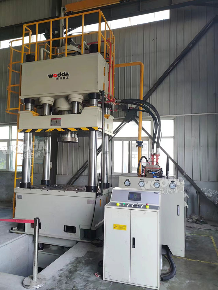 500噸封頭液壓機現場調試 500噸封頭液壓機現場調試