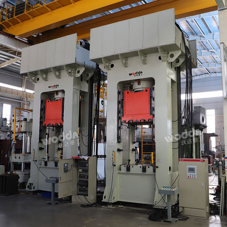 630噸框架式液壓機(jī) 630噸框架式液壓機(jī)