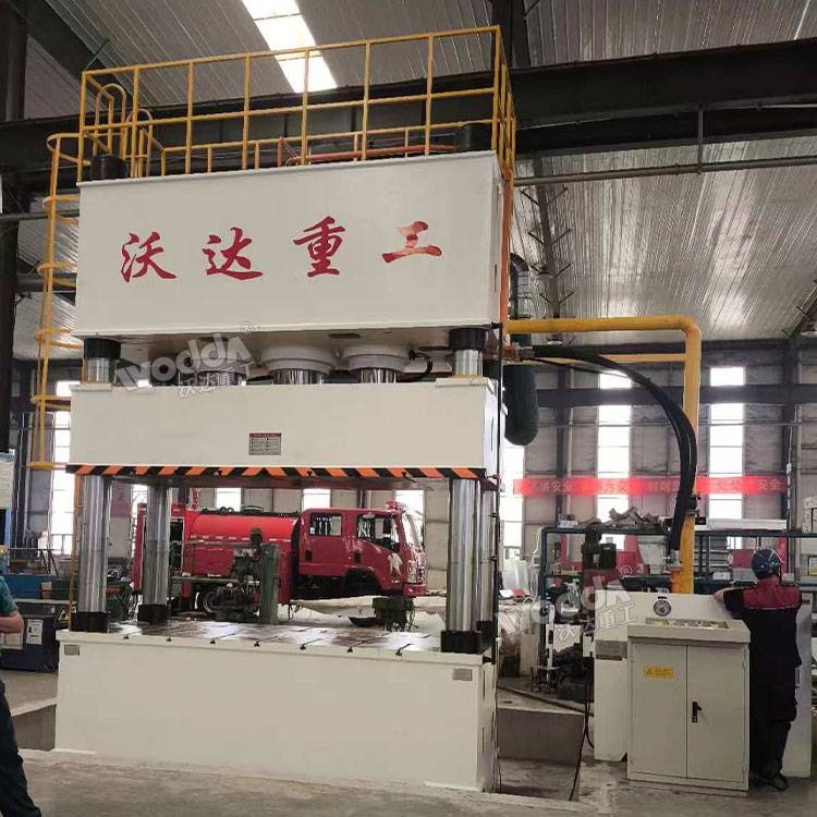 1000噸四柱液壓機客戶車間 1000噸四柱液壓機客戶車間