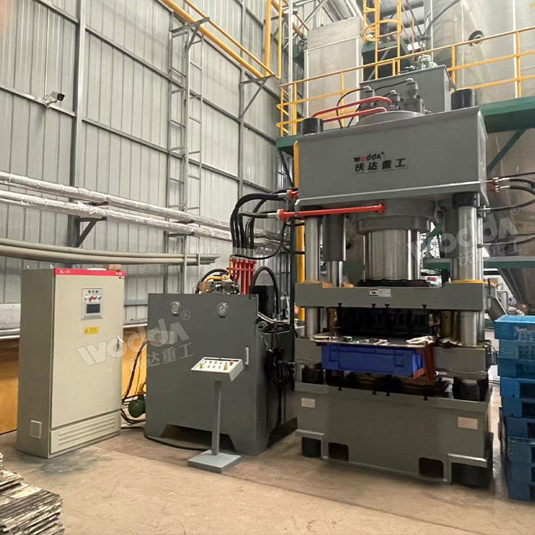 630噸全自動粉末壓塊機 630噸全自動粉末壓塊機